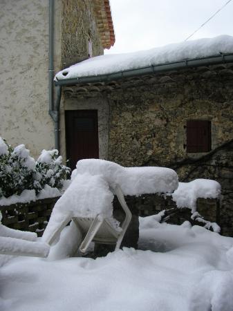 Epaisseur devant la porte...